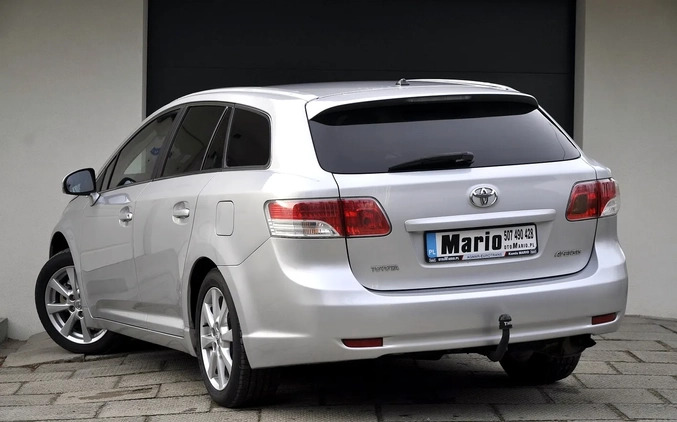 Toyota Avensis cena 31900 przebieg: 195000, rok produkcji 2009 z Kartuzy małe 436